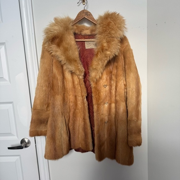 Luxurious vintage red fox fur coat - Picture 2 of 8